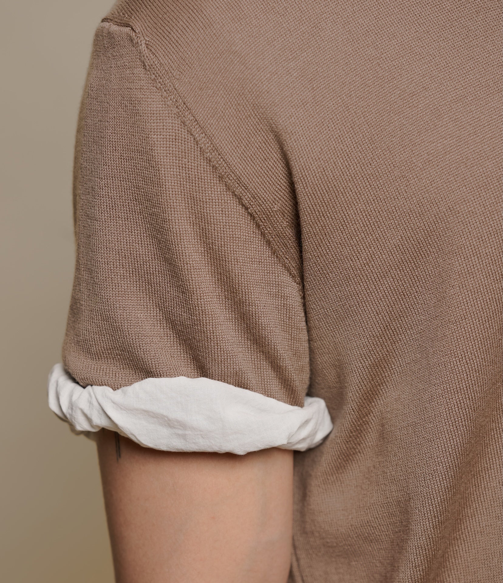 Refined Knitted Merino Wool Short Sleeve Polo Shirt - Image 4