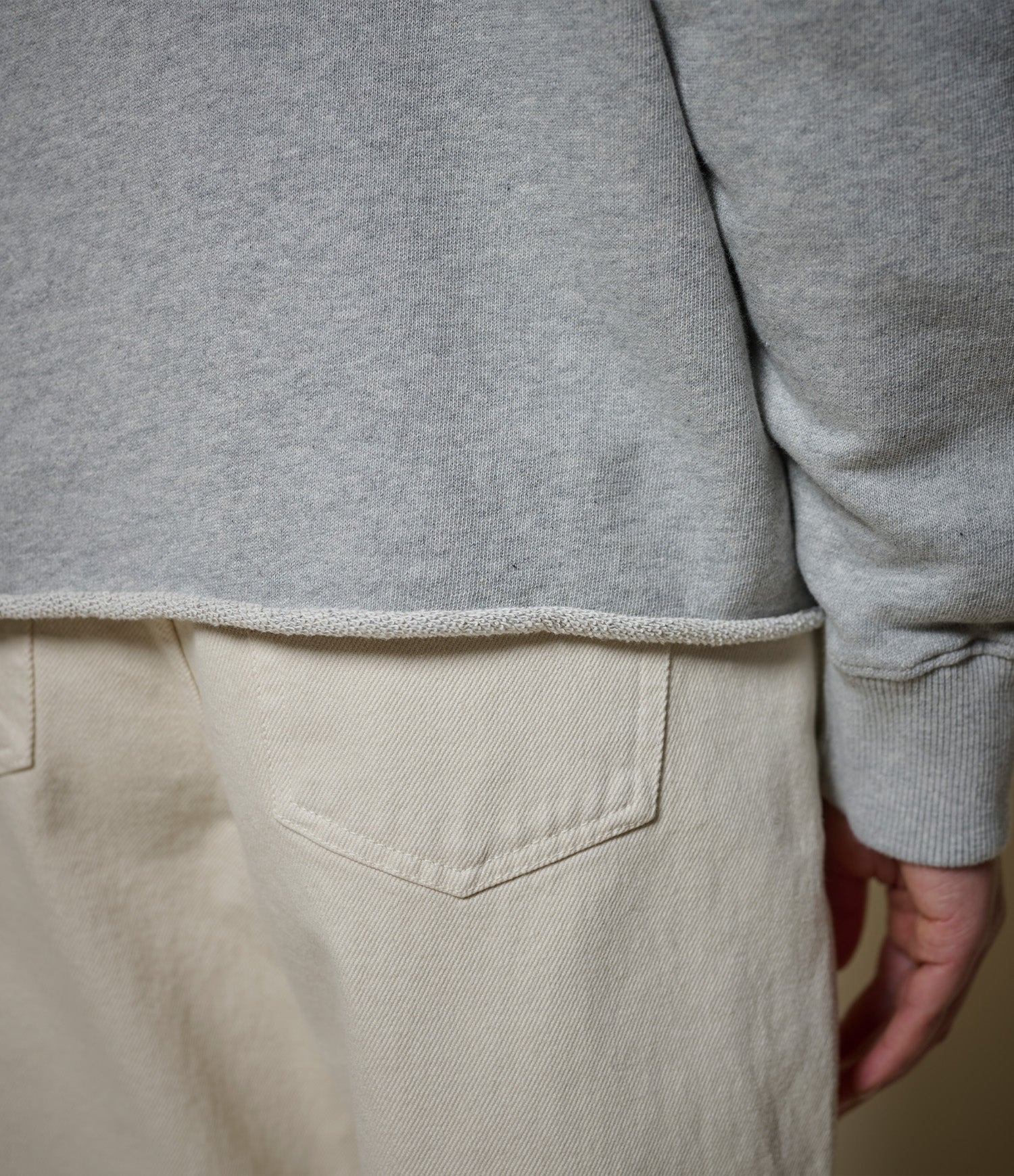 Retro Fleece Sweatshirt With Open Edge On Hem - Image 4